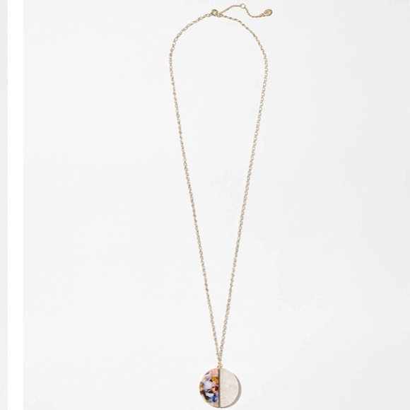 LOFT Resin Pendant Necklace - Picture 2 of 3